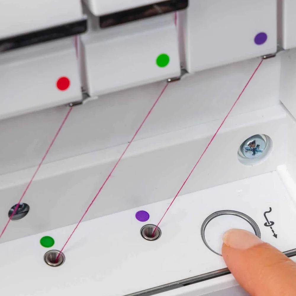 PFAFF admire air 7000 Coverlock Machine