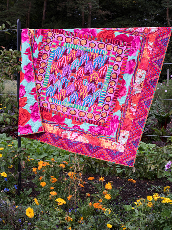 Kaffe Fassett's Quilts in the Cotswolds