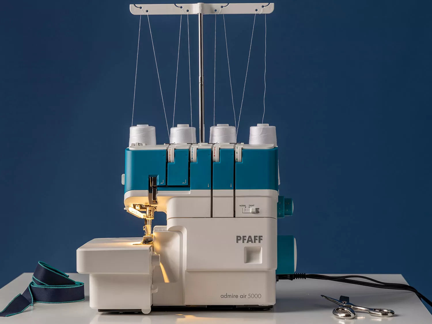PFAFF admire air 5000 Overlock Machine